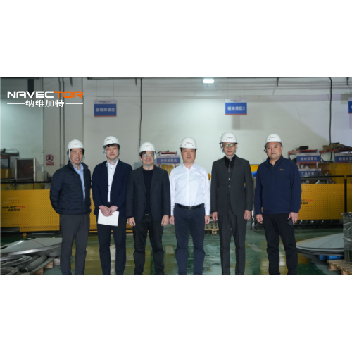 Profundizando el intercambio y buscando la cooperación — Bienvenidos los clientes internacionales a visitar la Base de Fabricación Nº2 de Navector